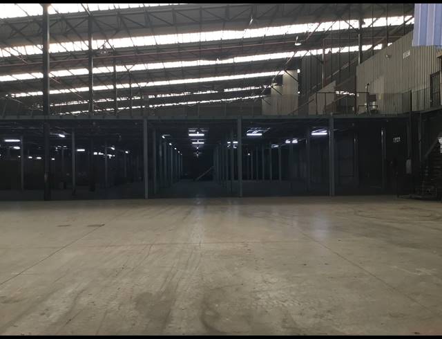 32,966M² WAREHOUSE TO LET IN ROODEKOP